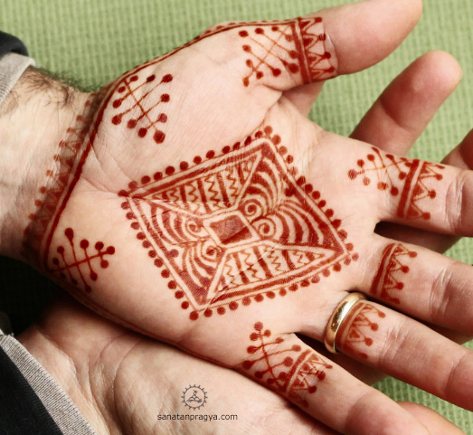 Geometric Pattern Mehandi Design